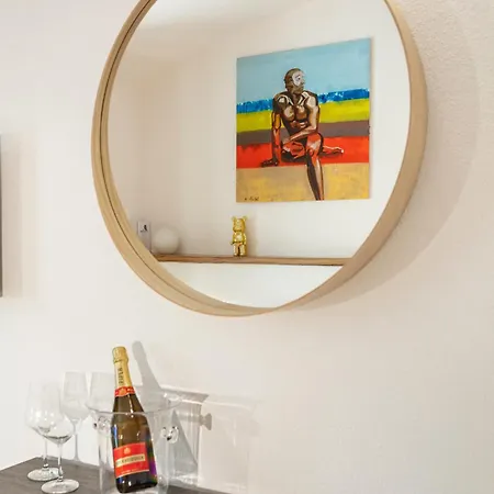 Flaviart Rum i privatbostad Olbia